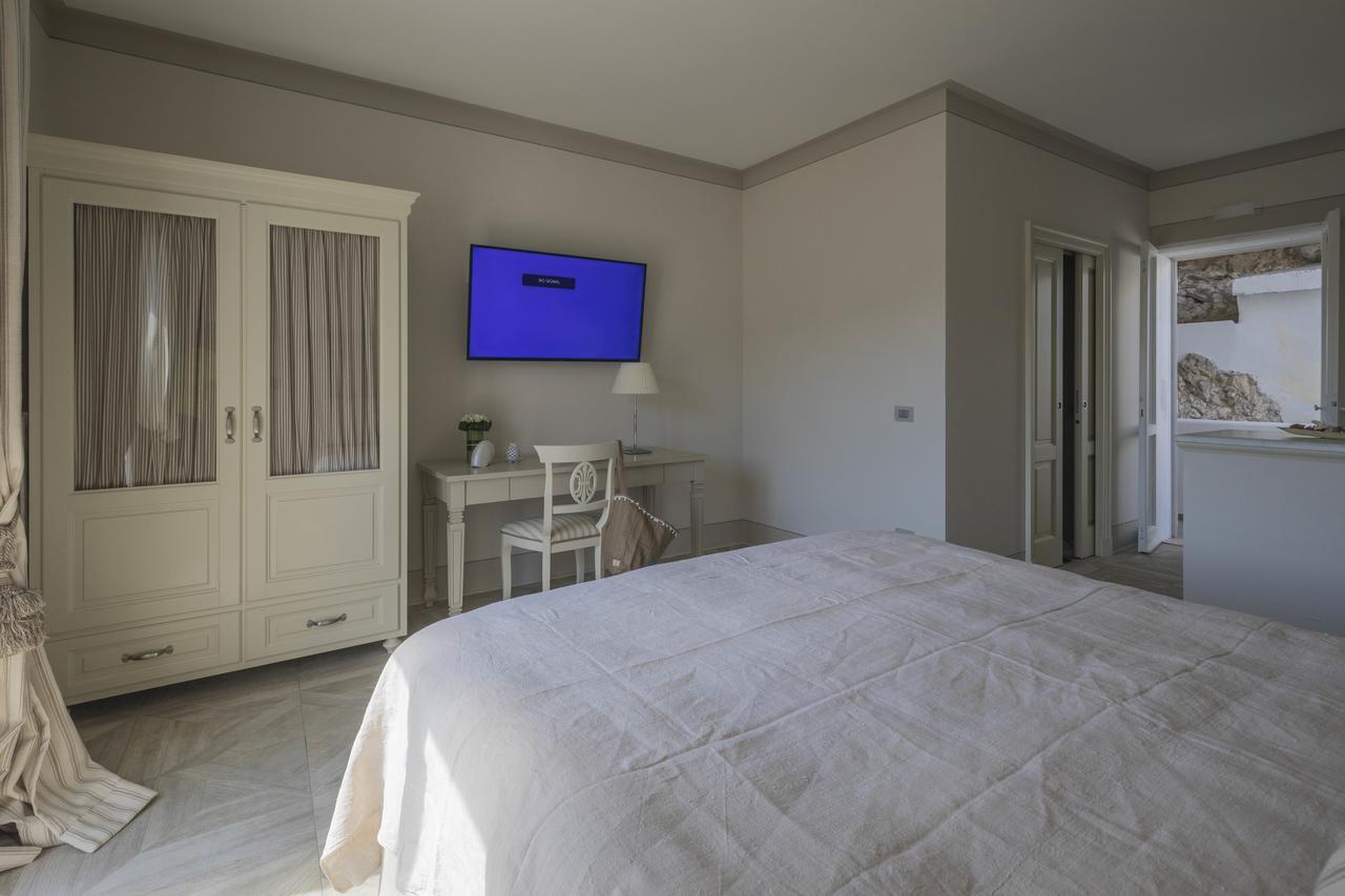 Maridea Casa Vacanza- Le Alcove sul Mare Suites Ponza Exterior foto